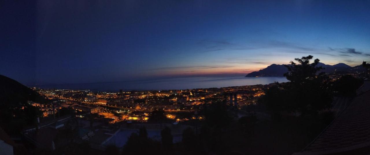 Casa Vacanze Villa Pellegrino Σαλέρνο Εξωτερικό φωτογραφία